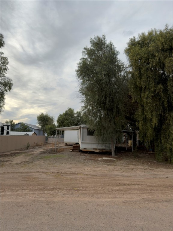 8011 S Smoketree Ln
